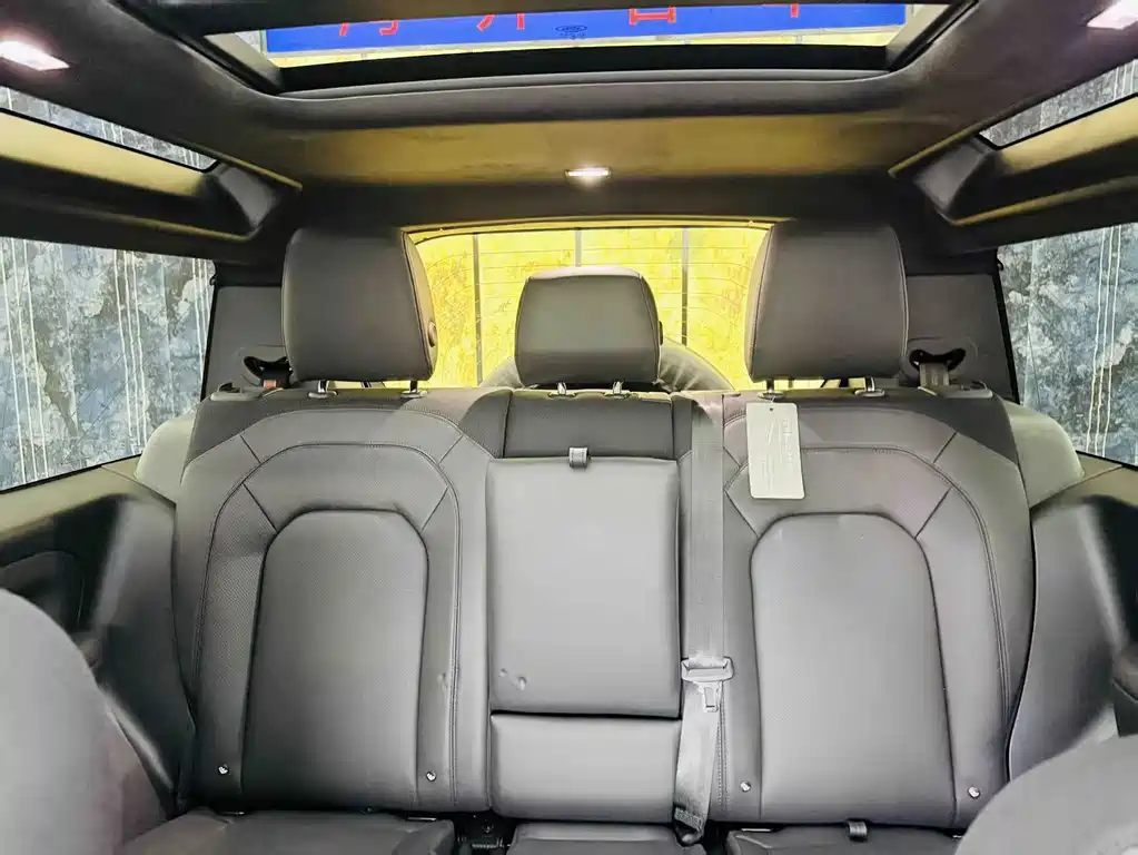 Land Rover Defender — миниатюра 10