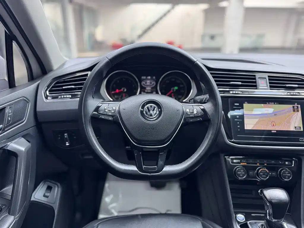 Volkswagen Tiguan L L 2019 380TSI AT Luxury 7 мест VI