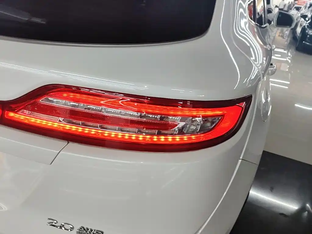Lincoln MKC — миниатюра 8