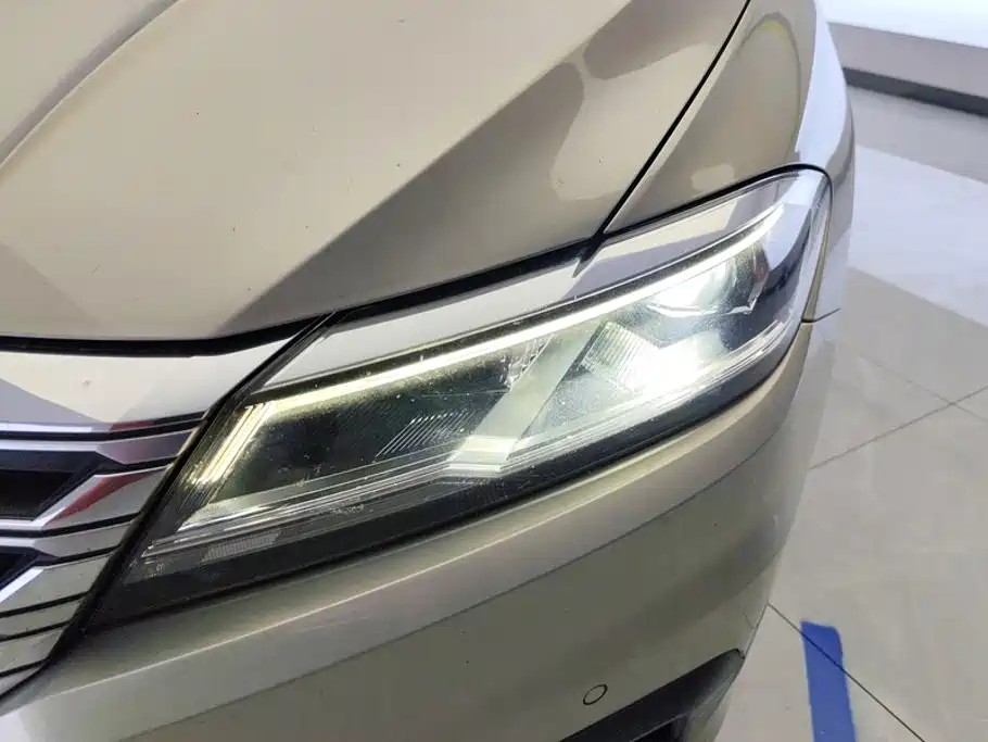 Volkswagen Lavida — миниатюра 5