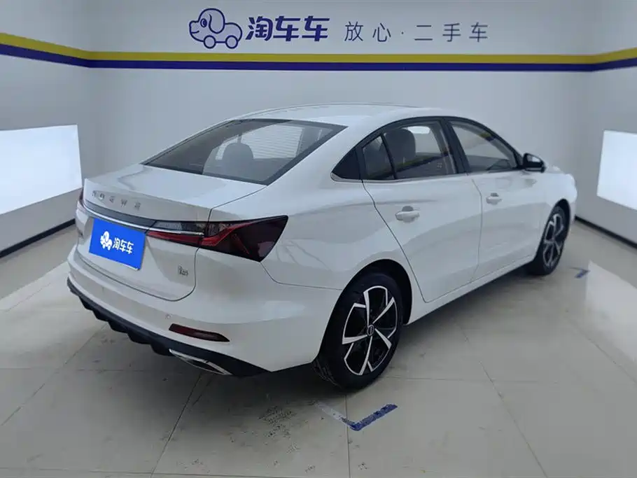Roewe i5 2023 1.5L CVT