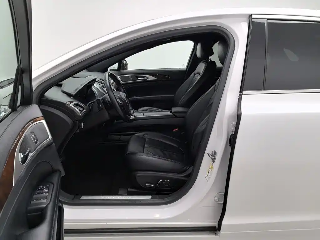 Lincoln MKZ — миниатюра 10