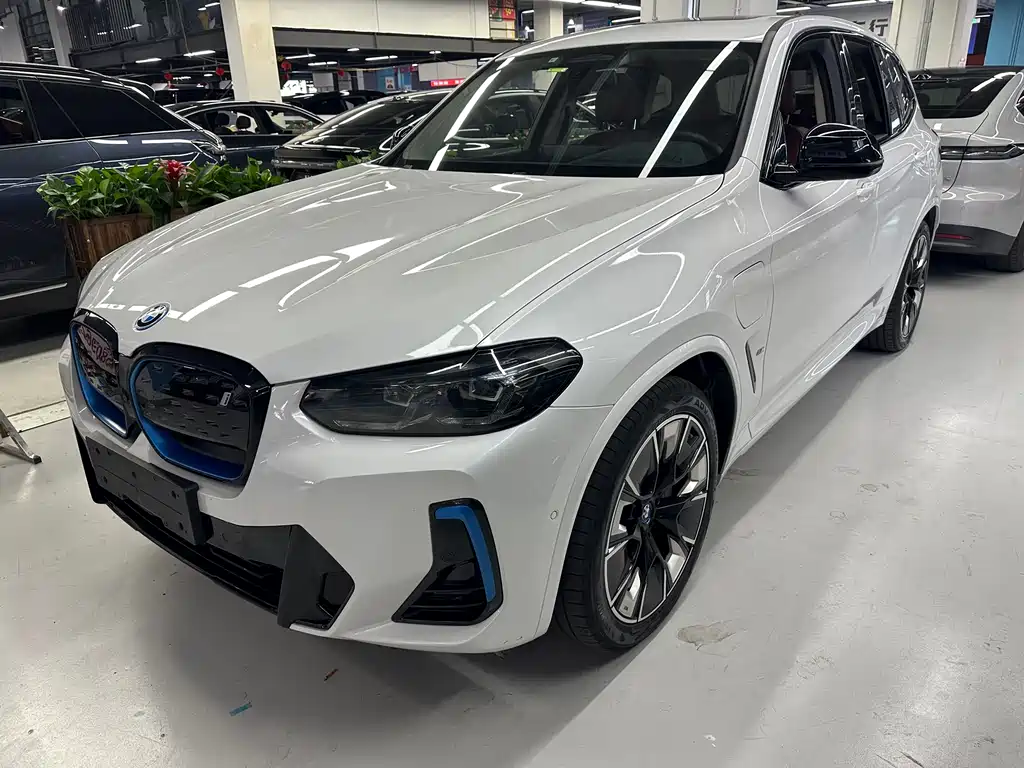 BMW iX3 2022