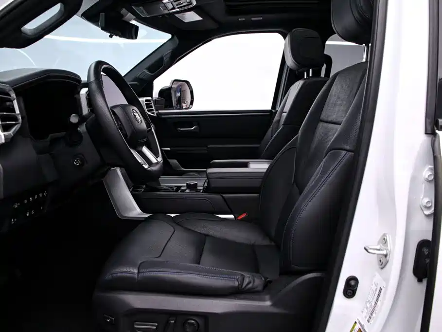 Toyota Sequoia — миниатюра 14