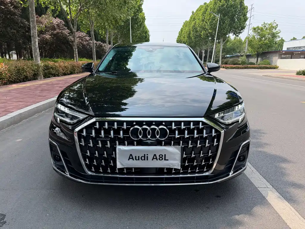 Audi A8 2024