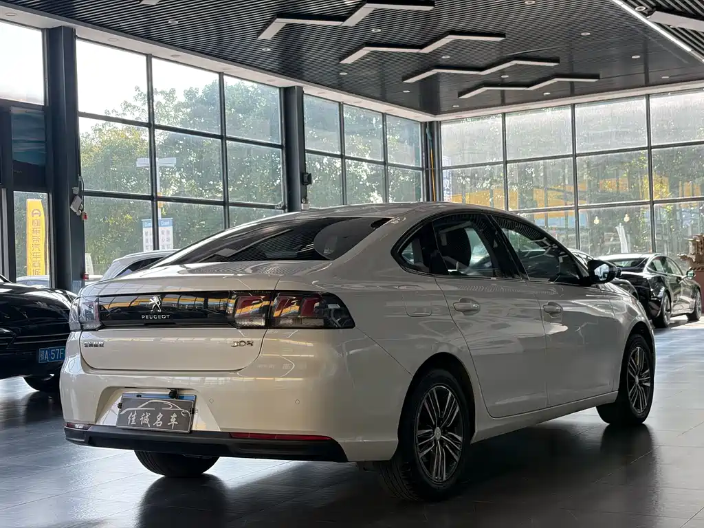 Peugeot 308 — миниатюра 2