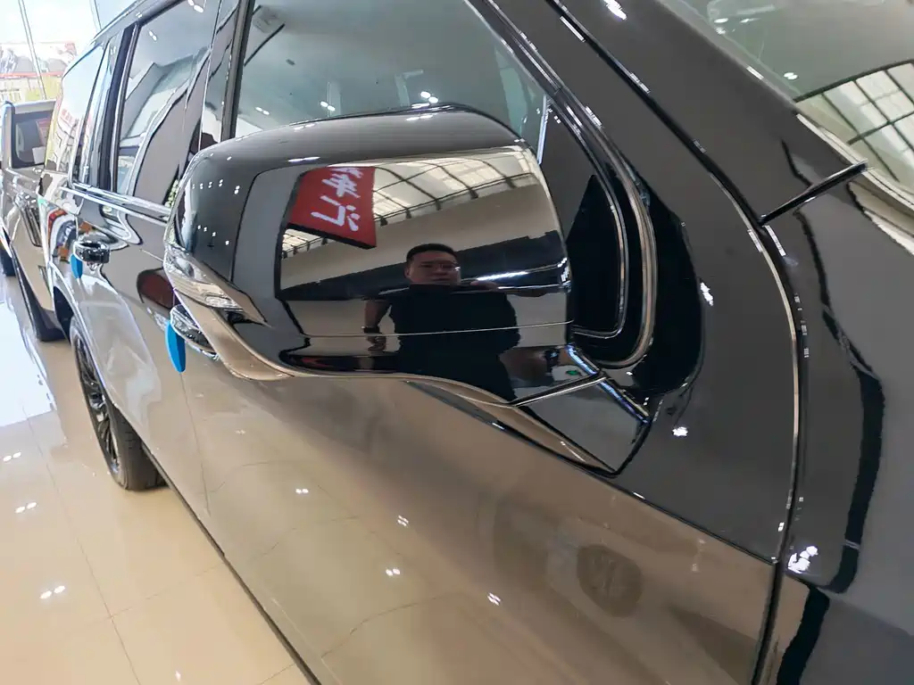 Cadillac Escalade — миниатюра 8