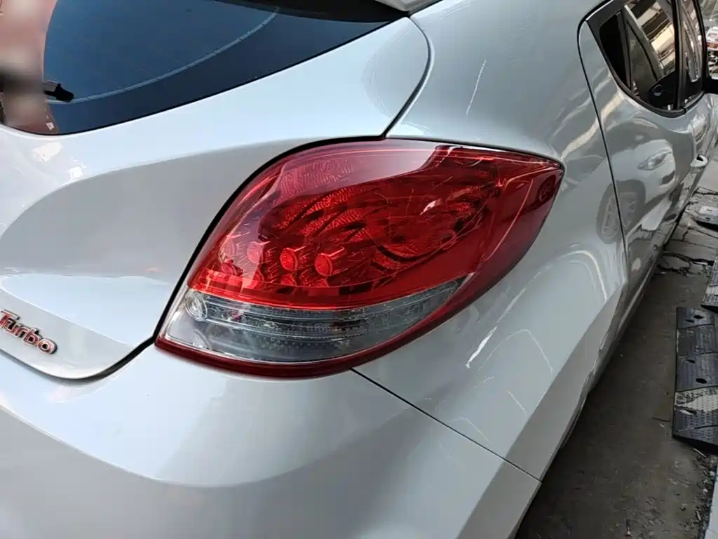 Hyundai Veloster — миниатюра 8
