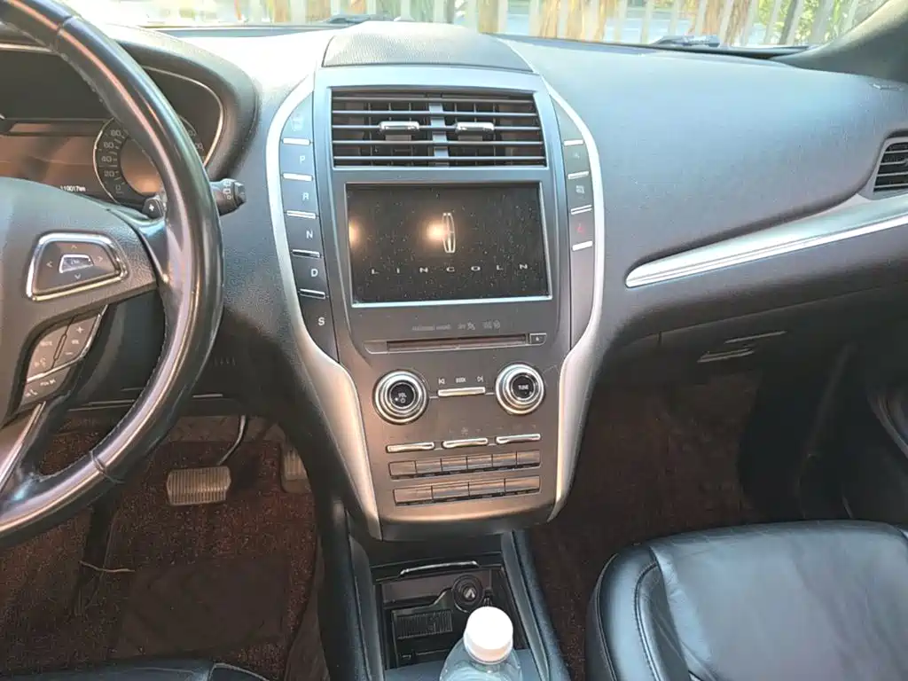 Lincoln MKC — миниатюра 13