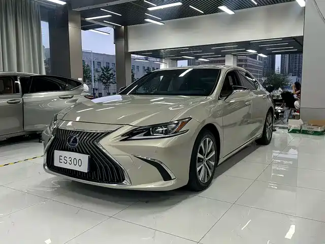 2020 Lexus ES