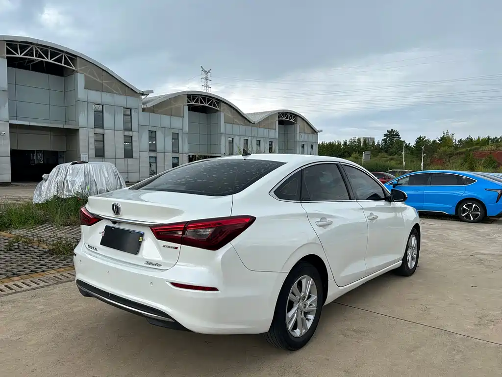 Changan Eado — миниатюра 5