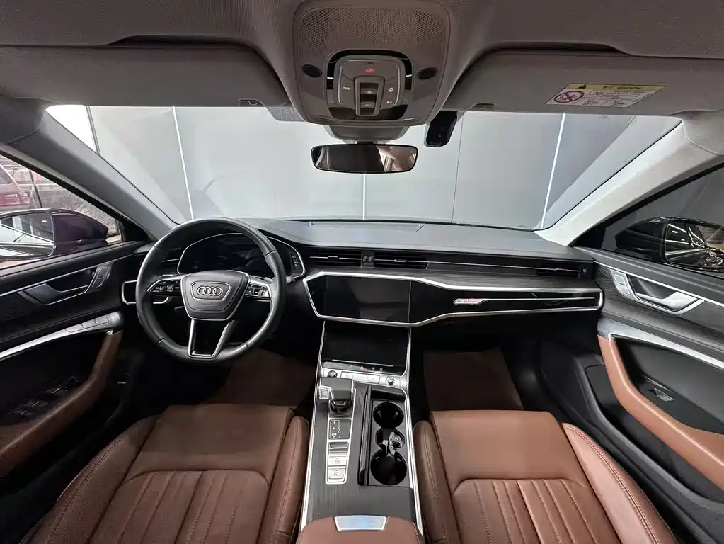 Audi A6L - фото 10