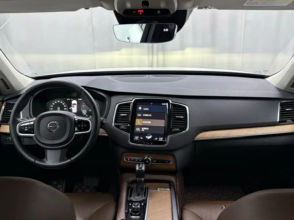 Volvo XC90 — миниатюра 8
