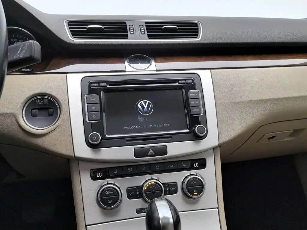 Volkswagen Magotan (Import) — миниатюра 12