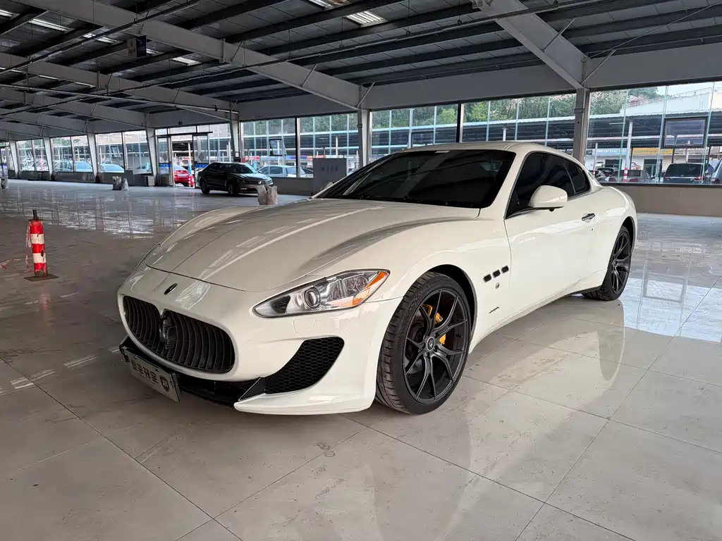 Maserati GranTurismo 2012