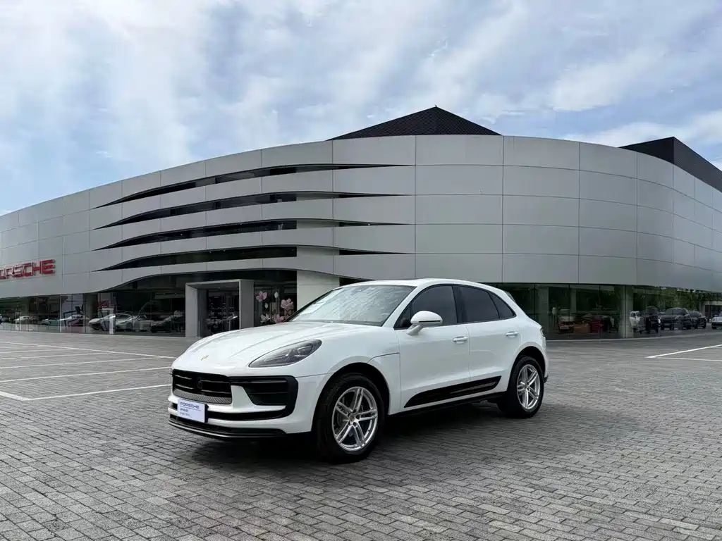 Porsche Macan 0