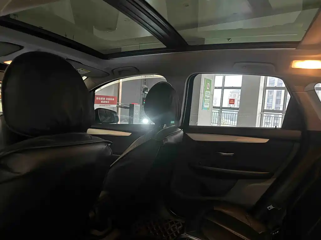 BMW 2 Series Active Tourer — миниатюра 7