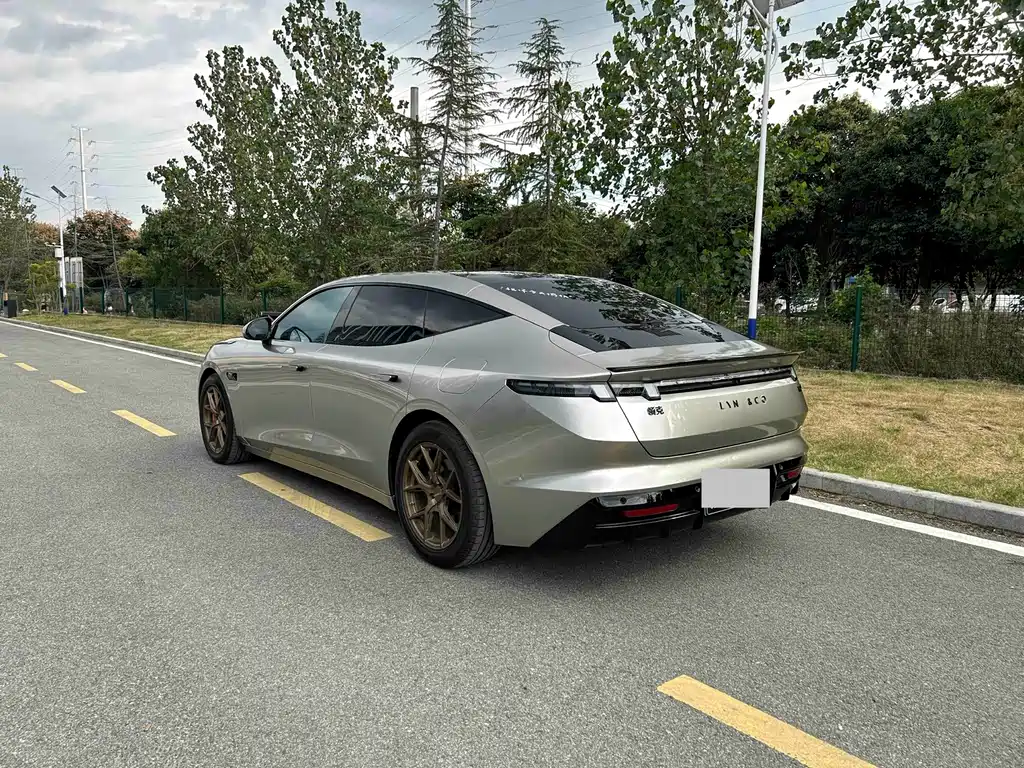Lynk & Co 10 — миниатюра 14
