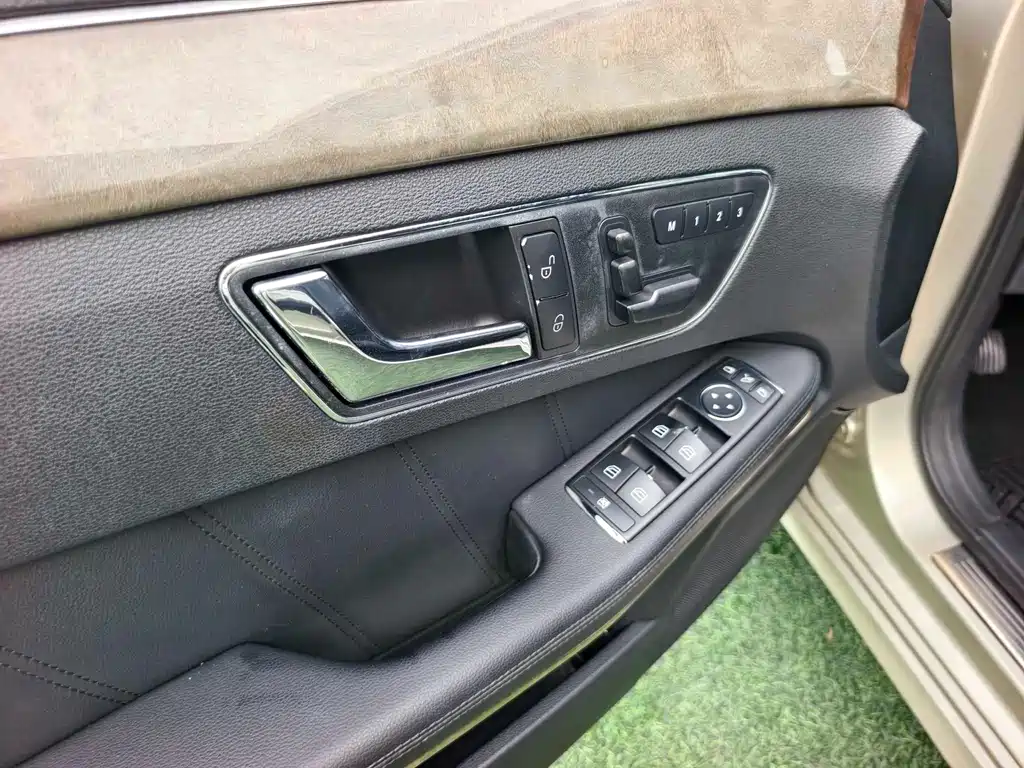 Mercedes-Benz E-Class E 2010 E 300 Luxury