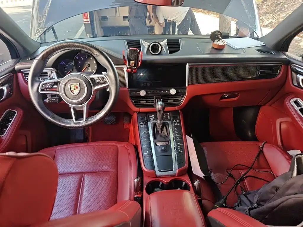 Porsche Macan — миниатюра 10