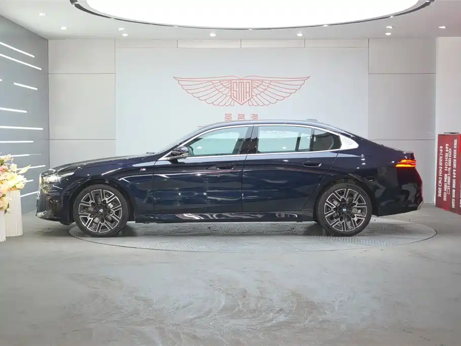 BMW 5 Series 5 2025 530Li Premium M Sport