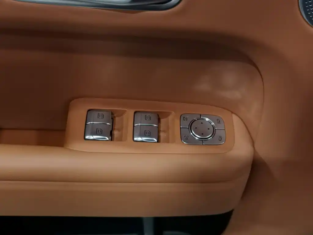 Li Auto Li L7 — миниатюра 9
