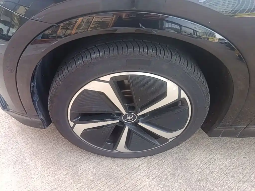 BYD L EV — миниатюра 23