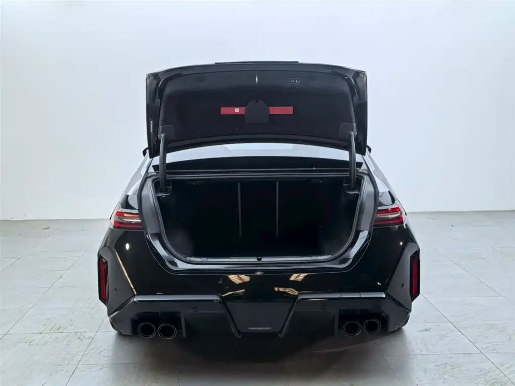 BMW M5 2025 M5