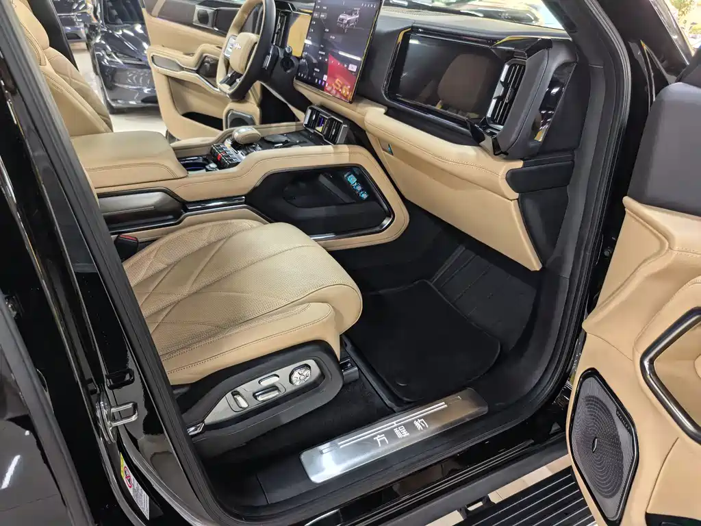 Fangchengbao Leopard 8 8 2025 Flagship 7 мест
