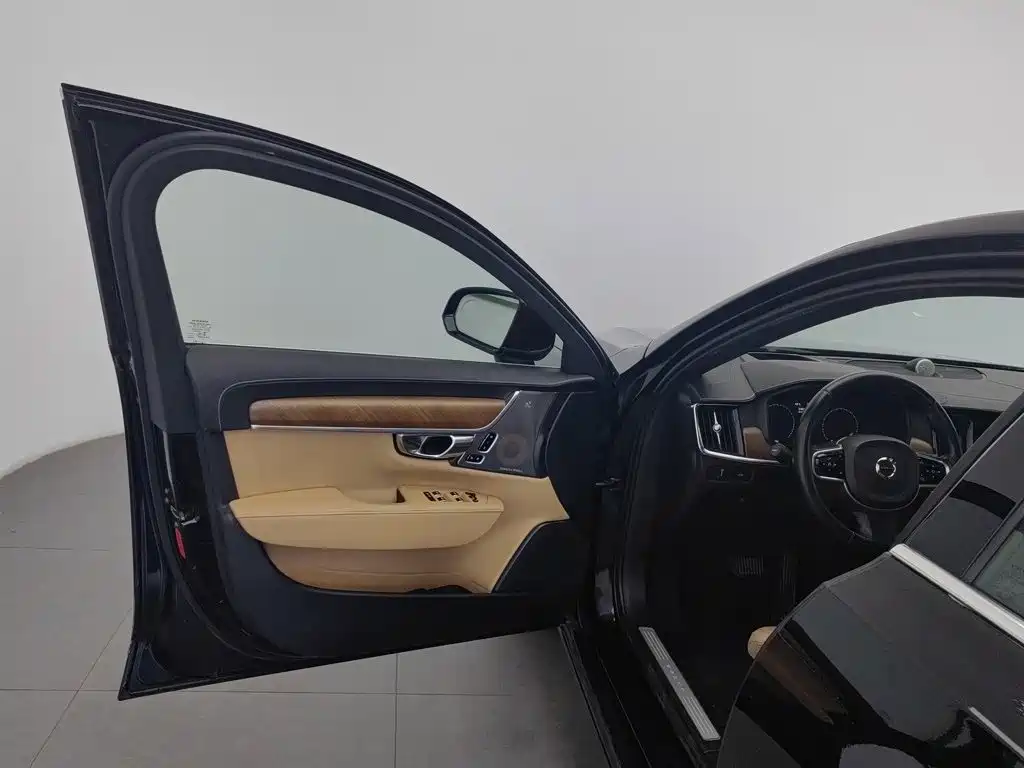 Volvo S90 — миниатюра 8