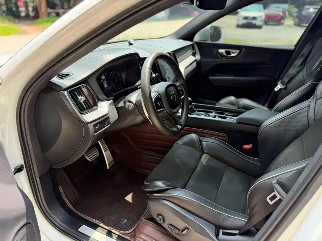 Volvo XC60 2018 T5 Sport