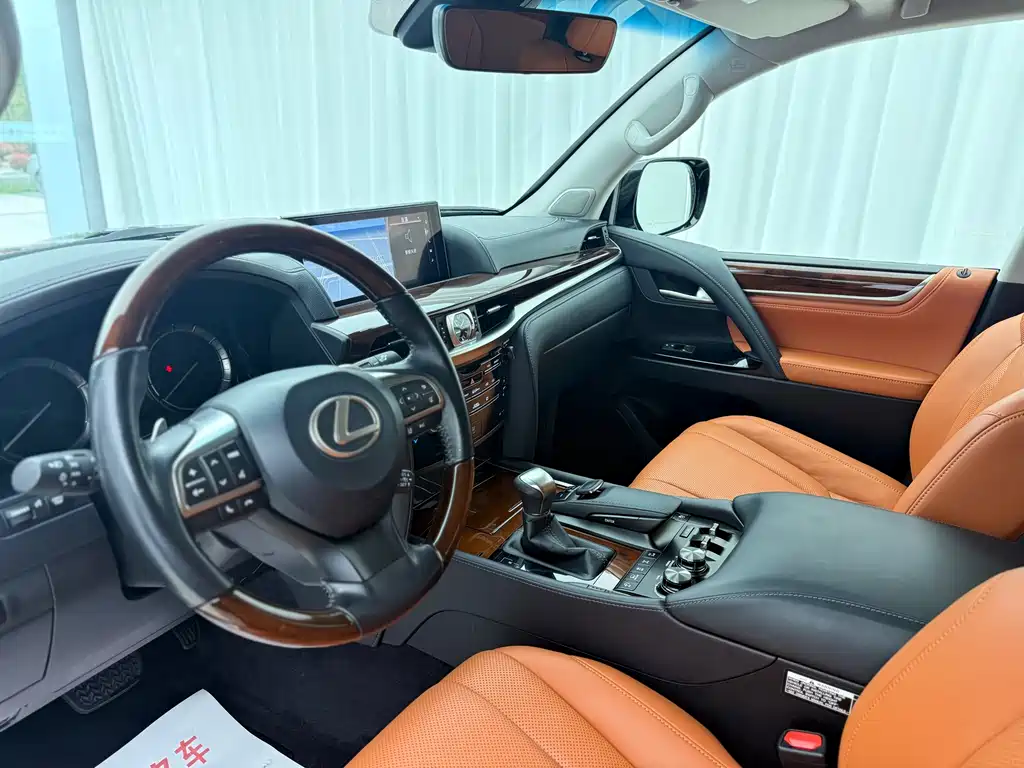 Lexus LX 2017 570 Luxury