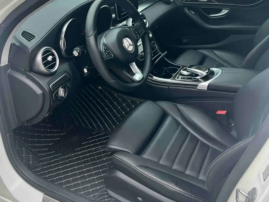 Mercedes-Benz C-Class — миниатюра 7