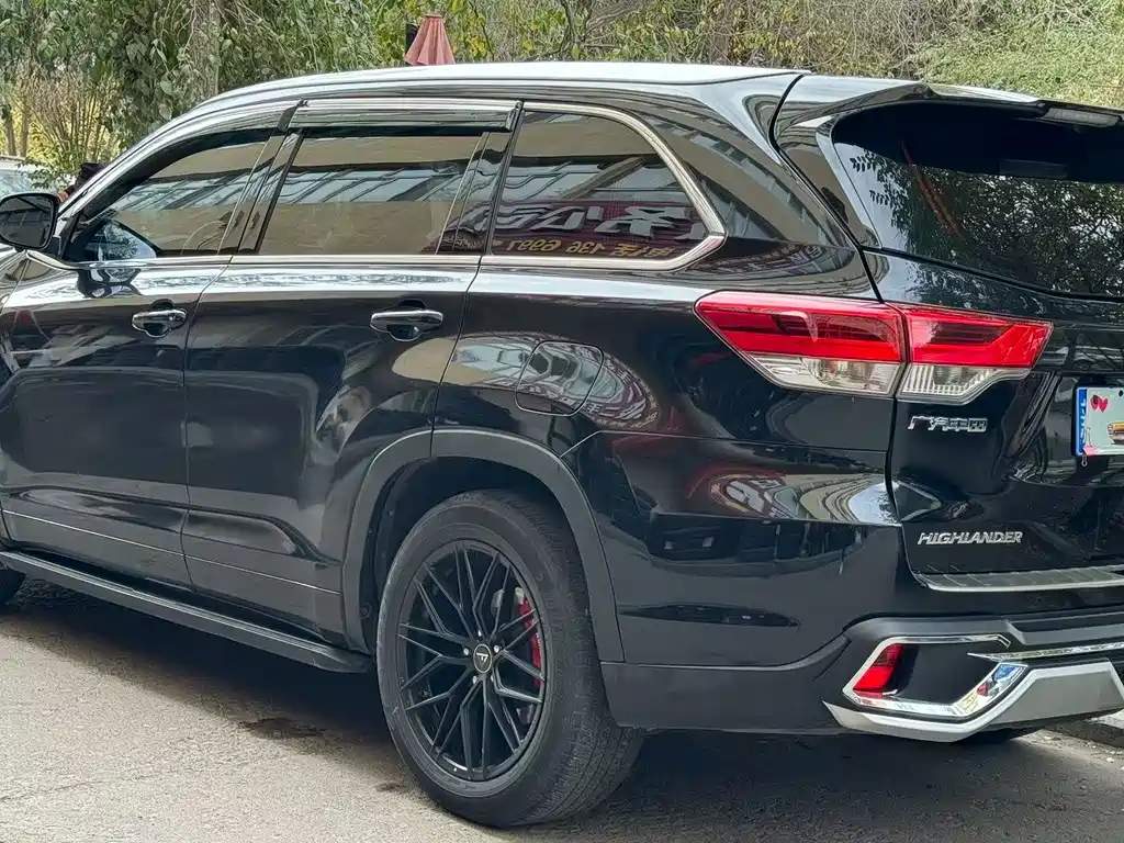 Toyota Highlander — миниатюра 9
