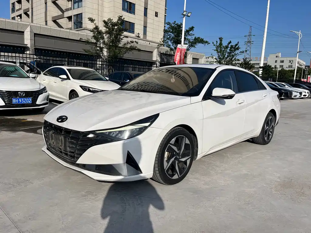Hyundai Elantra 2021