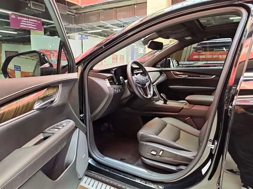 Cadillac XT5 2018 28E
