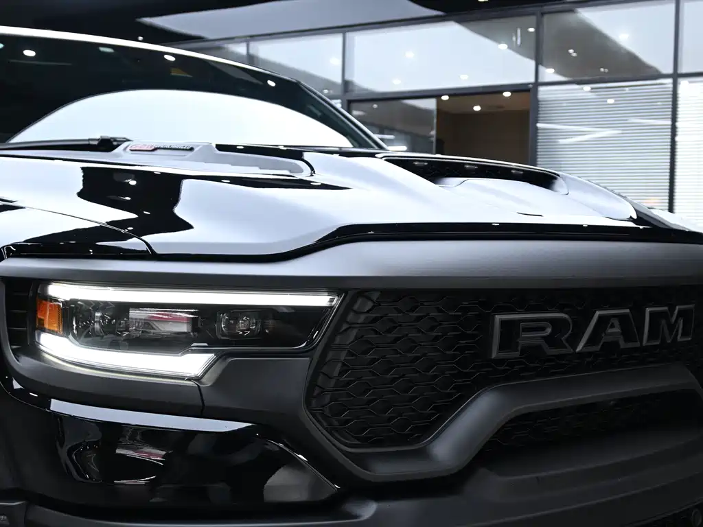 Ram Trucks 2023 6.2T AT