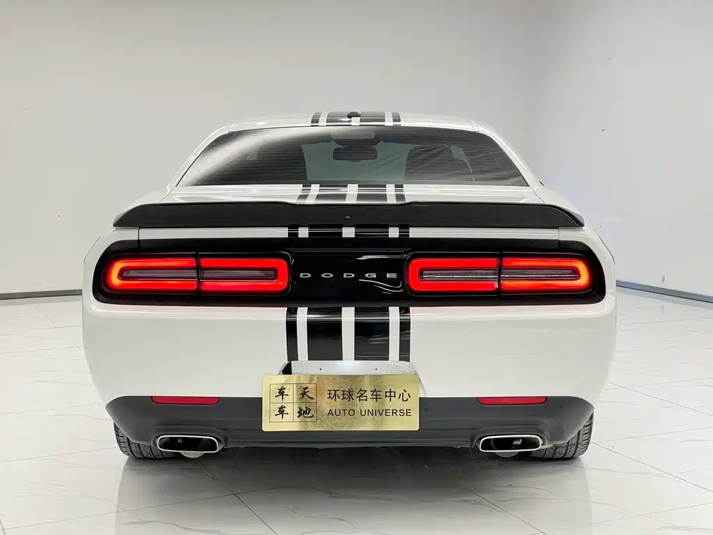 Dodge Challenger — миниатюра 7