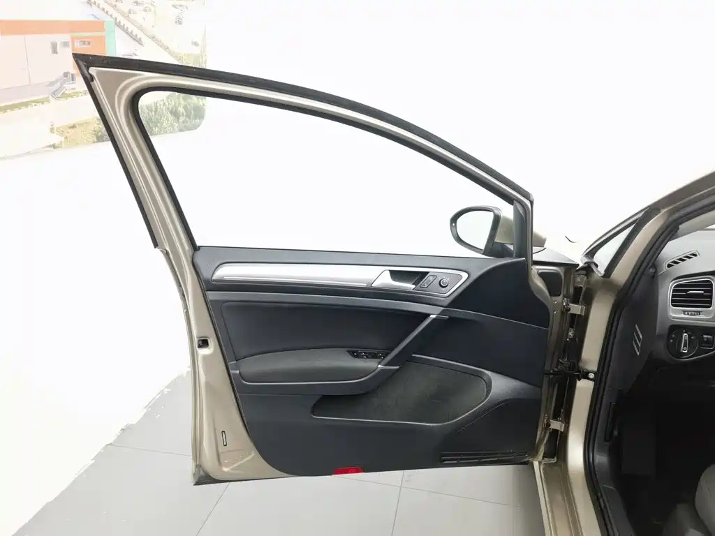 Volkswagen Golf 2015 1.6L AT Comfort