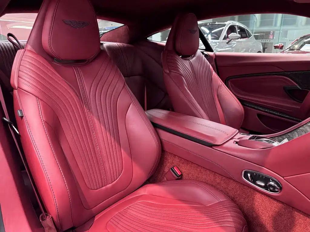 Aston Martin DB11 2019 4.0T V8 Coupe