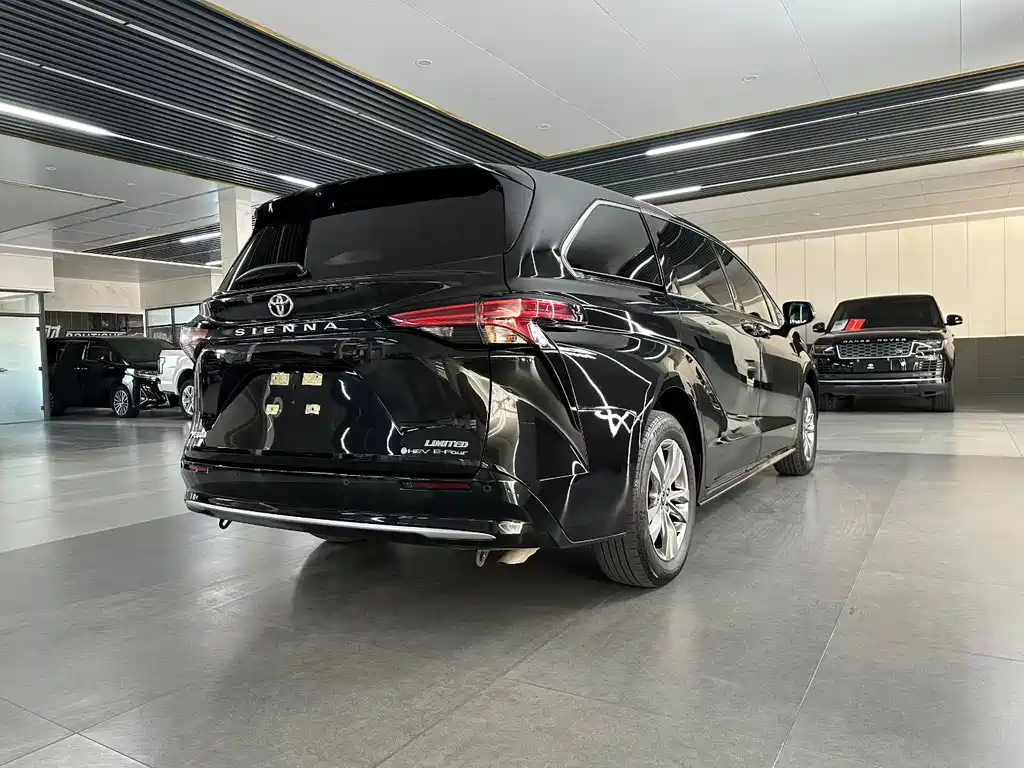TOYOTA SIENNA