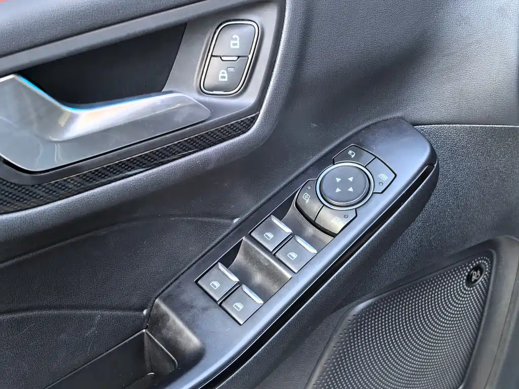 Ford Escape — миниатюра 15