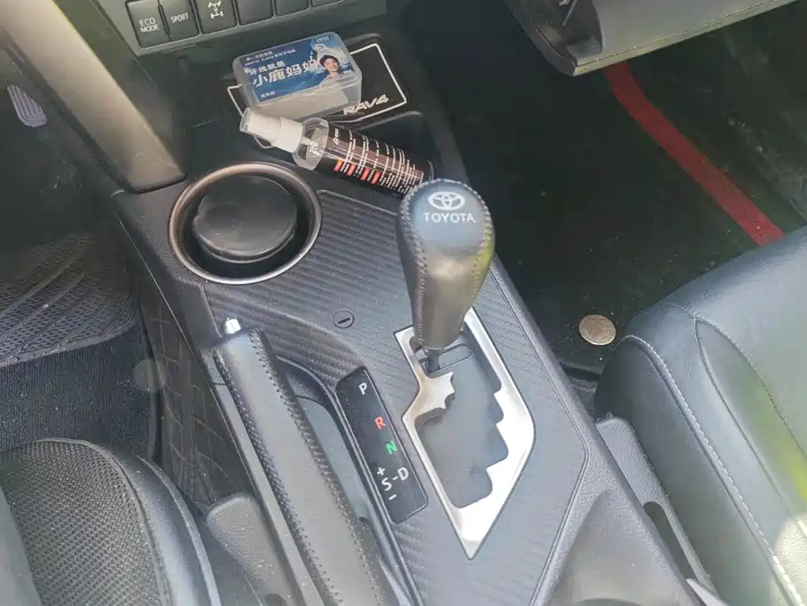 Toyota RAV4 — миниатюра 16
