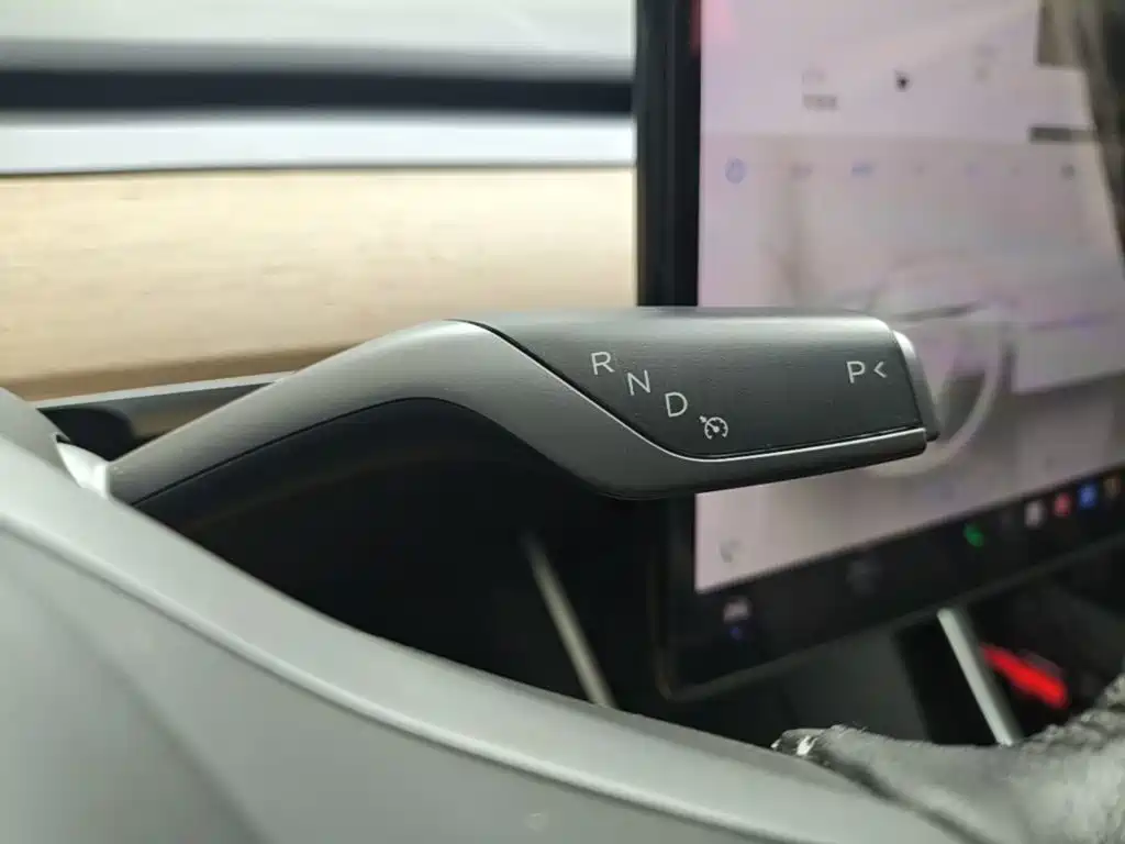 Tesla Model 3 — миниатюра 14