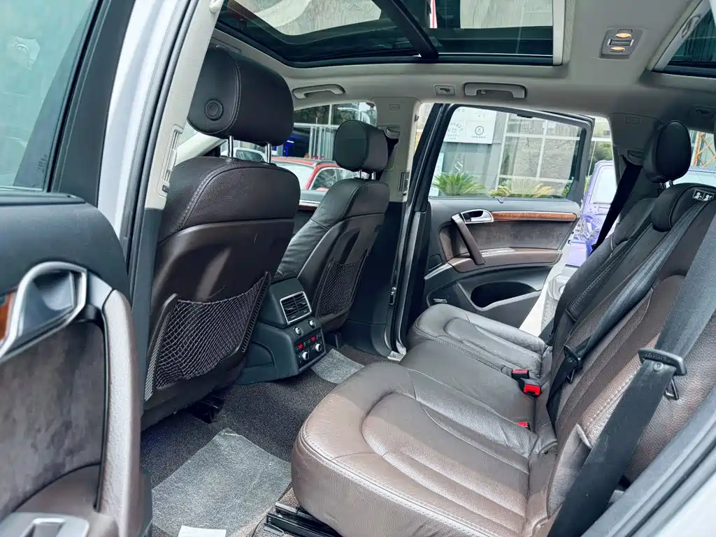 Audi Q7 — миниатюра 11