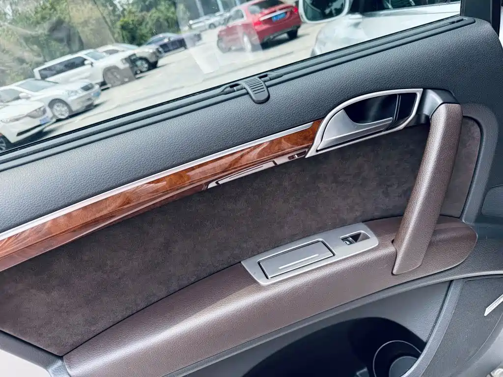 Audi Q7 — миниатюра 16