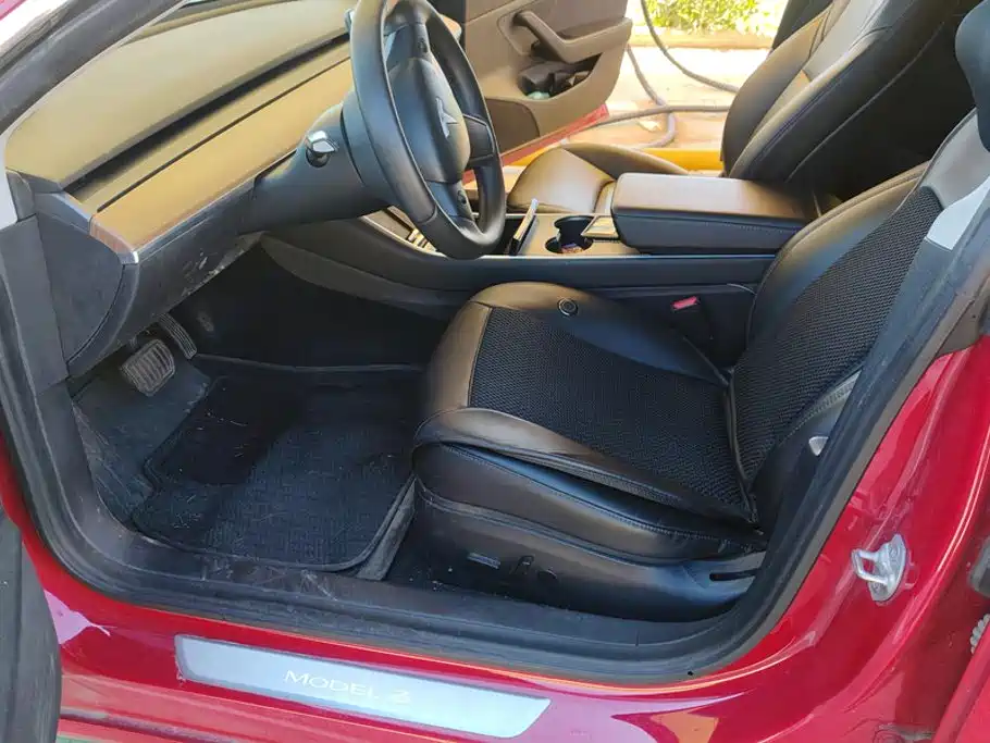 Tesla Model 3 — миниатюра 9