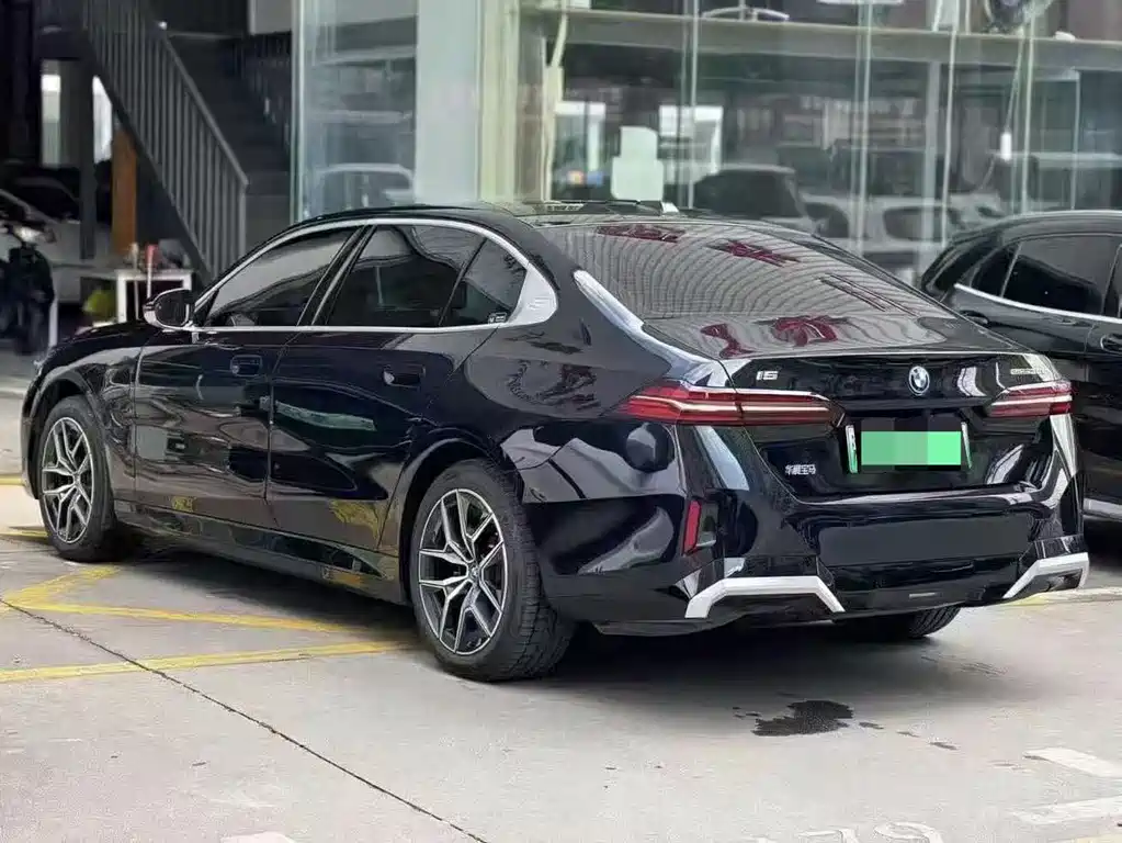 BMW I5
