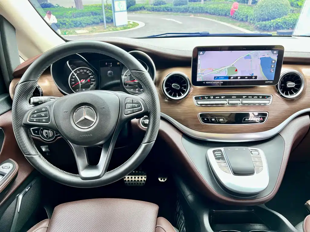 Mercedes-Benz V-Class V 2022 V 260 L Luxury