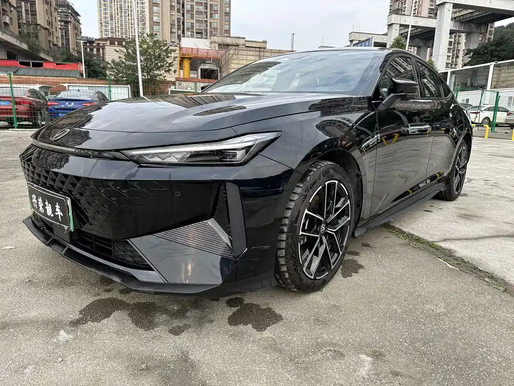 CHANGAN UNI V SMART IDD